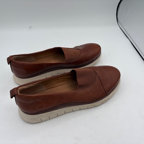 Vionic Women's Linden Slip-on-Ladies Walking Loafer with Concealed Orthotic 11W - Picture 6 of 12